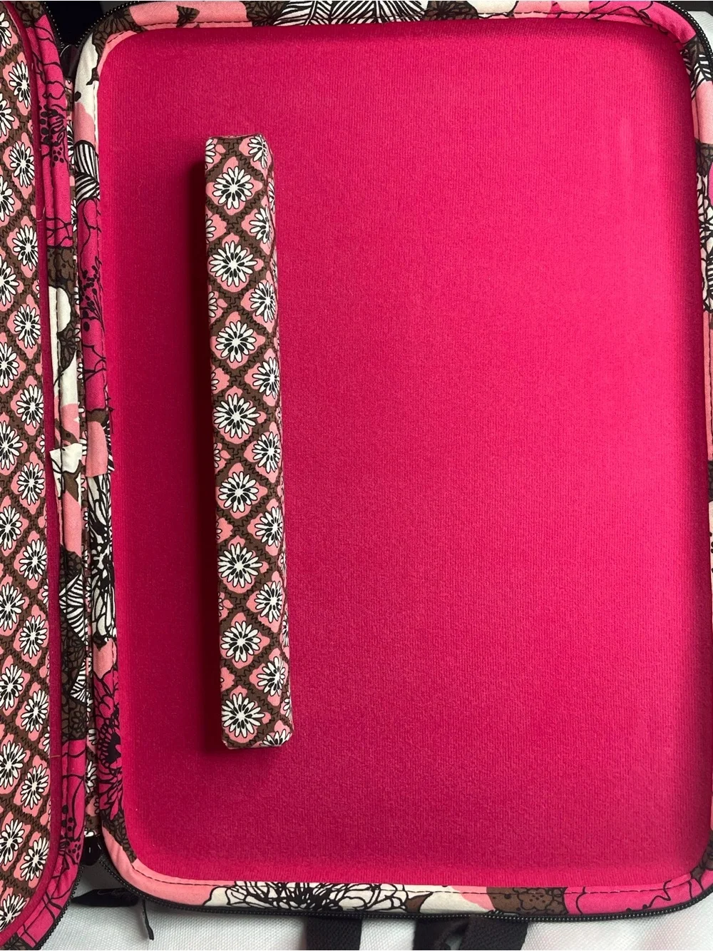 Vera Bradley Diamond Quilted “Mocha Rouge” Laptop Portfolio Computer Hard Case